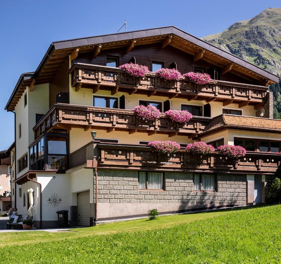 Haus Elisabeth Hotel Sankt Leonhard im Pitztal Buitenkant foto