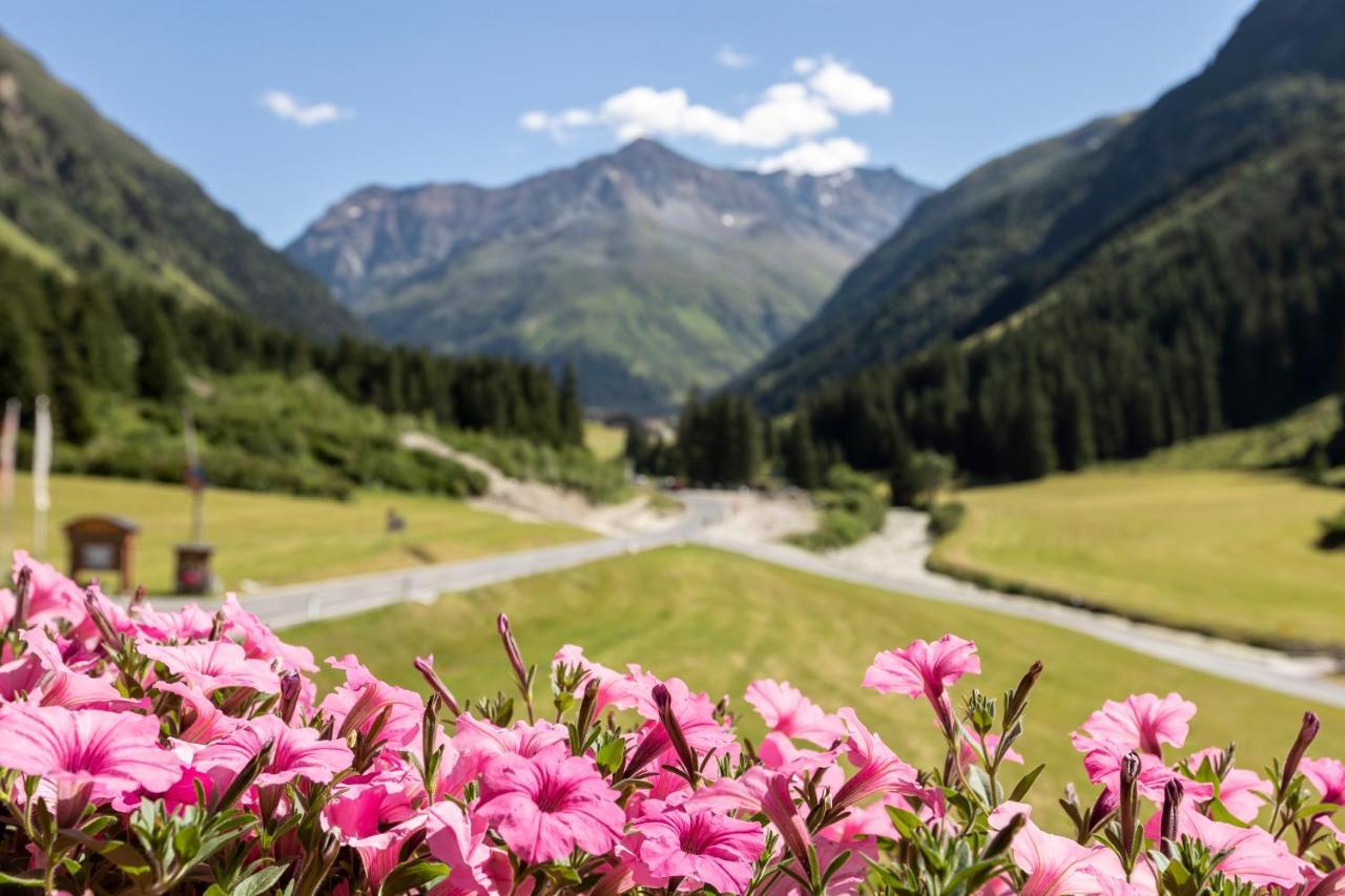 Haus Elisabeth Hotel Sankt Leonhard im Pitztal Buitenkant foto